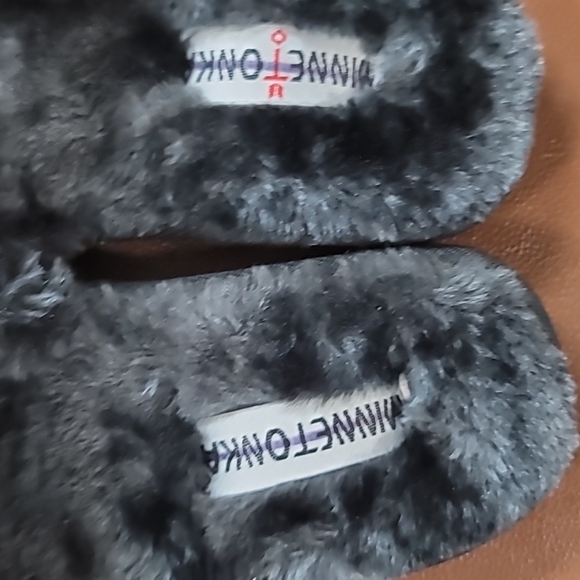 Lilly Faux Shearling SlippersMINNETONKA - Picture 8 of 9